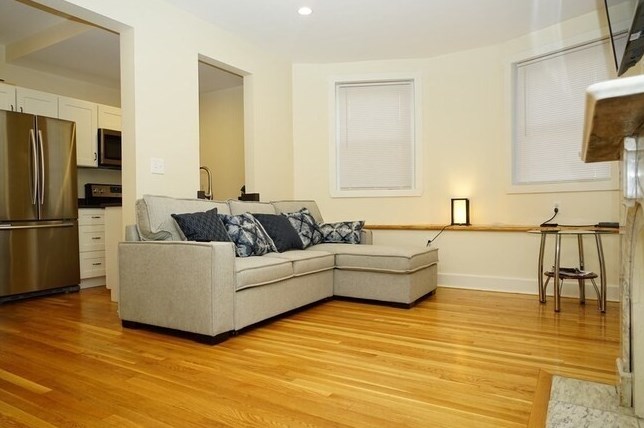 328 Washington St, Brookline, MA 02445-6850