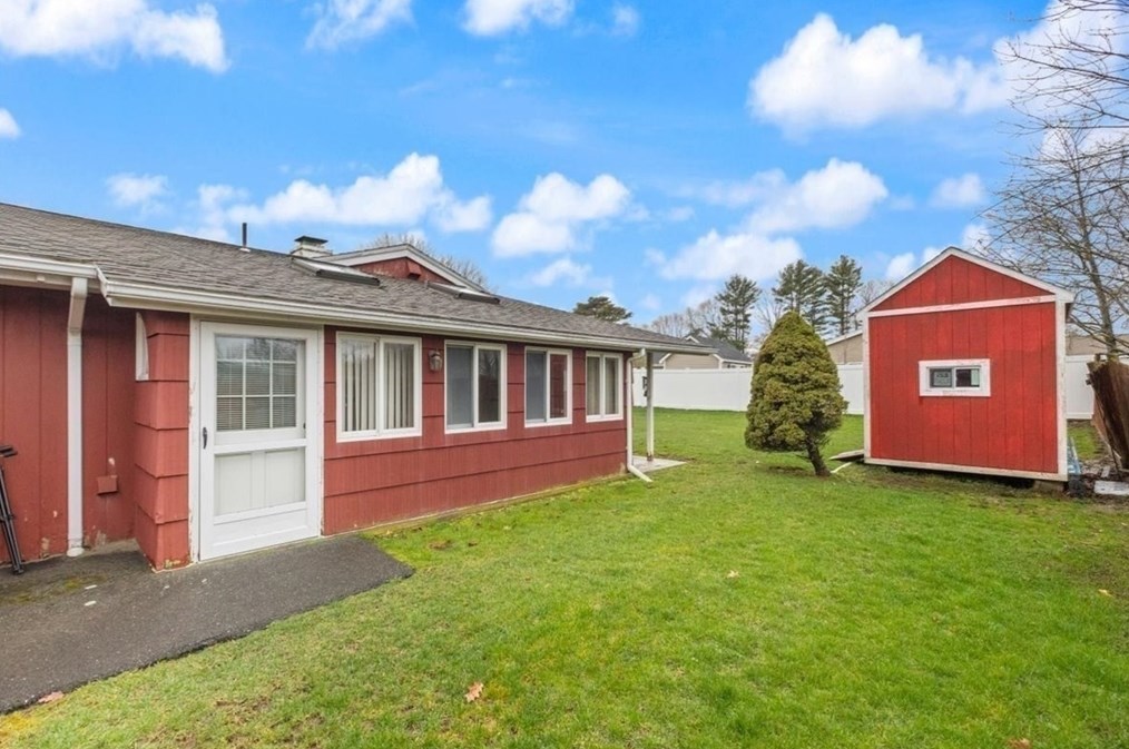 6 Sycamore St, Danvers MA  01923-2432 exterior