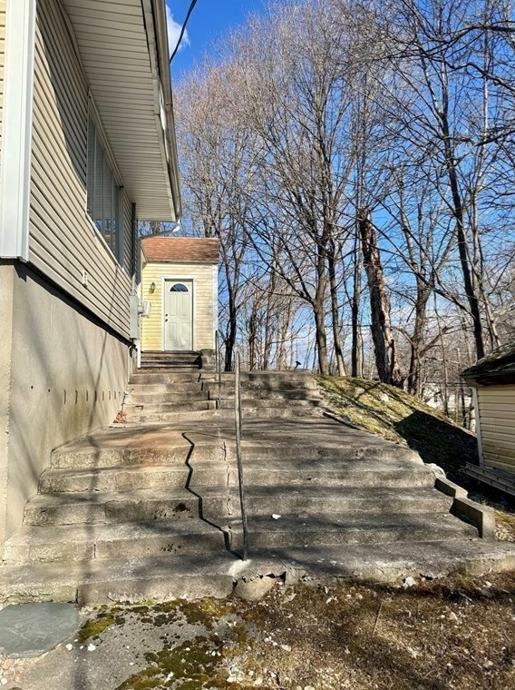 222 Main St, Haverhill MA 01833-2009 exterior