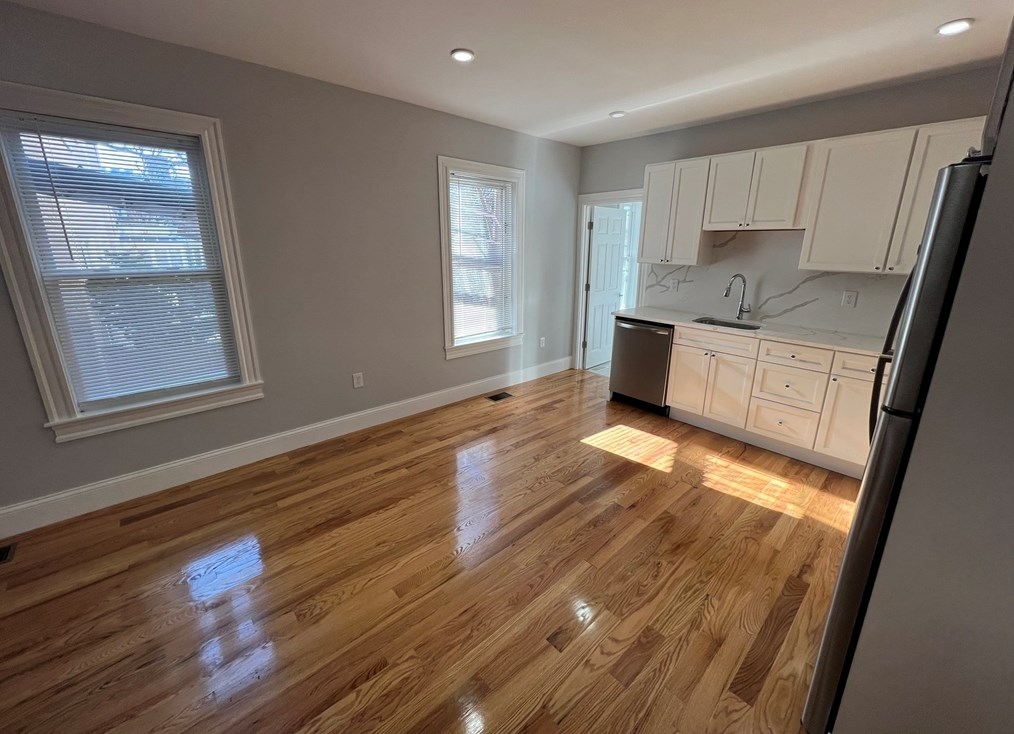 372 Oxford St #1, Cambridge, MA 02140