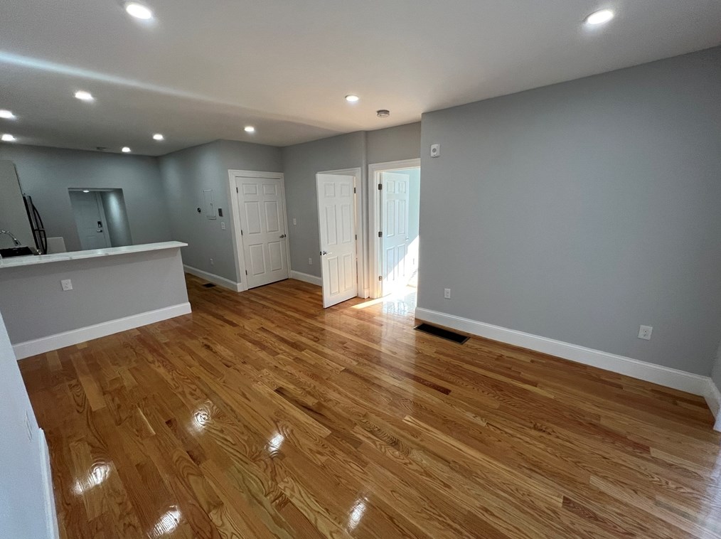 372 Oxford St #2, Cambridge, MA 02140