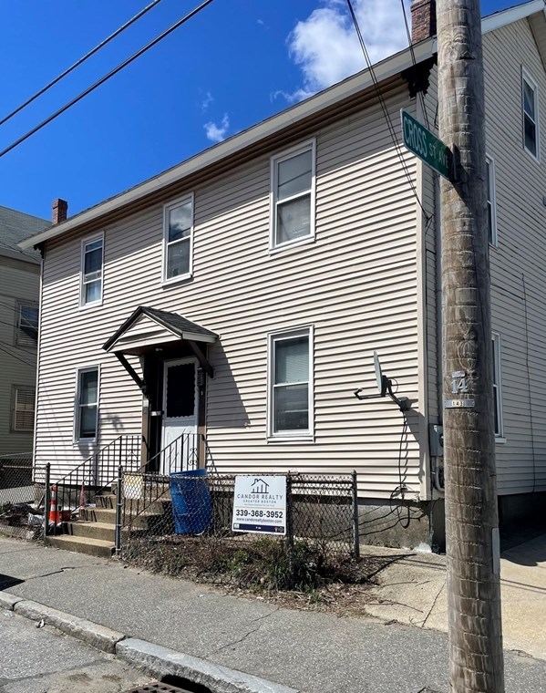 153 Cross St, Lowell MA 01854-4243 exterior