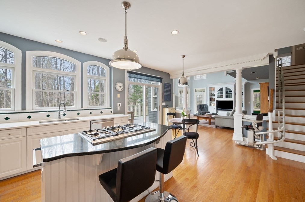 1 Cordial Way, Natick MA 01760-5656 exterior