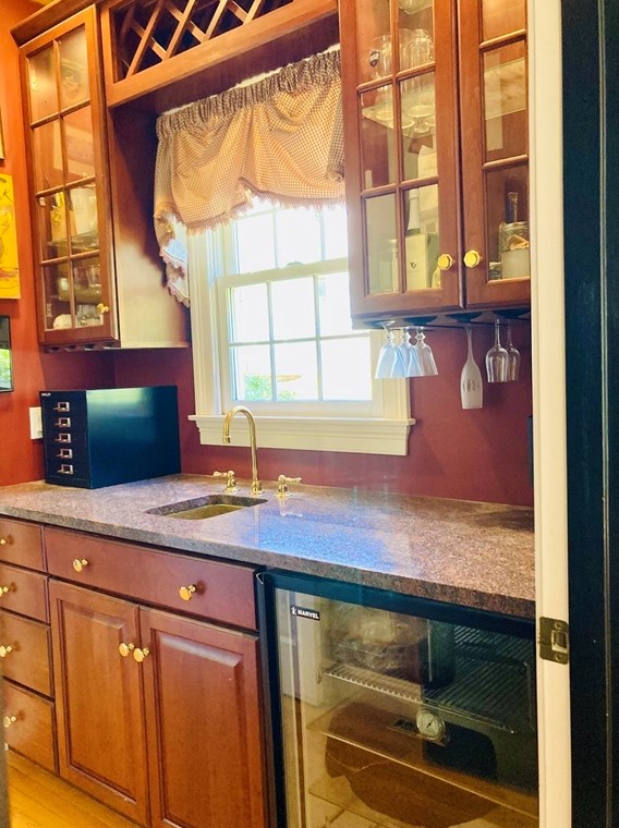 1 Cordial Way, Natick MA 01760-5656 exterior