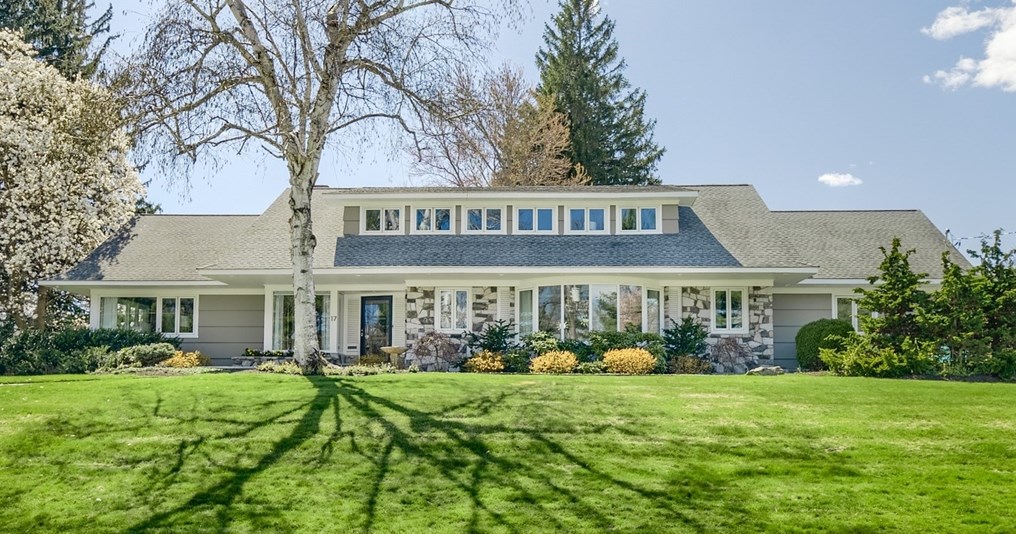 17 Oak Hill Rd, Worcester, MA 01609
