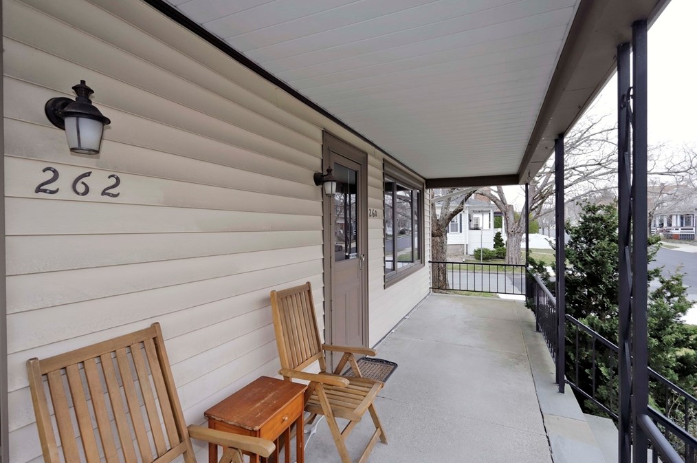 262 Wood St, New Bedford, MA 02745-5659