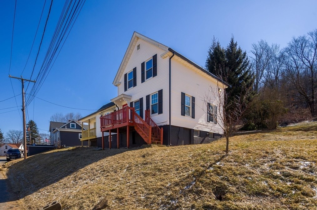 21 Warren St, North Brookfield MA  01535-1508 exterior