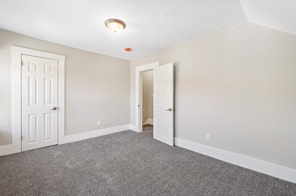 21 Warren St, North Brookfield MA  01535-1508 exterior