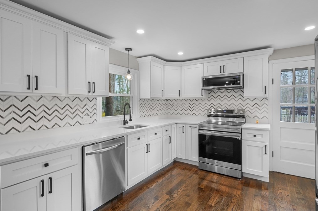 115 Essex St, Mansfield MA  02048-3202 exterior