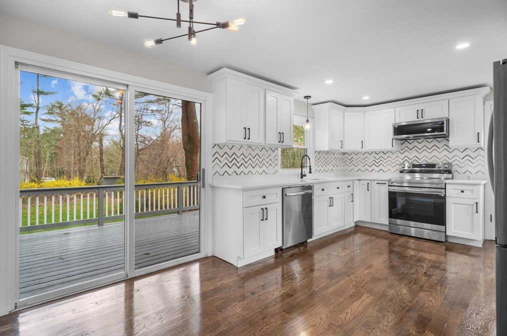 115 Essex St, Mansfield MA  02048-3202 exterior