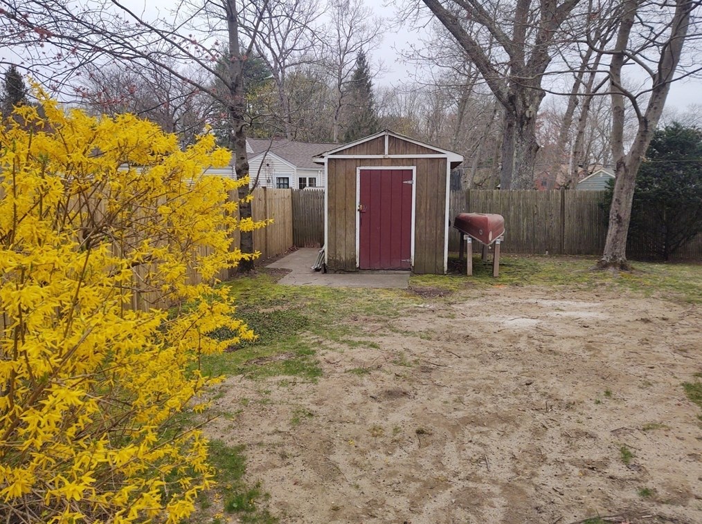 8 Birch St, Seekonk MA 02771-4901 exterior