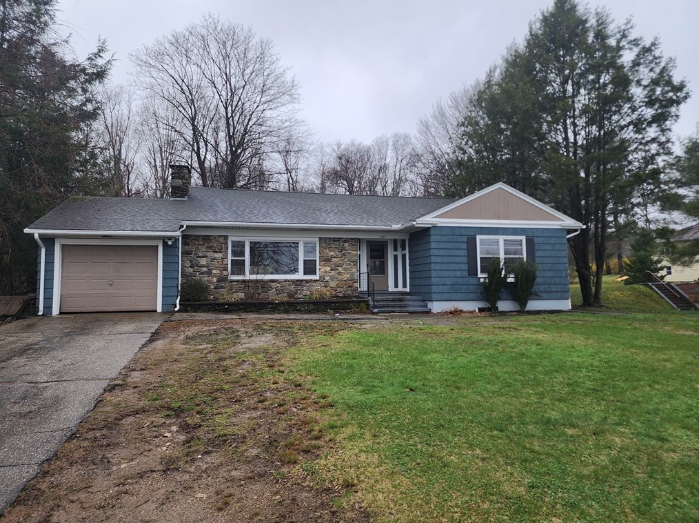 252 Thompson Rd, Webster MA  01570-1507 exterior