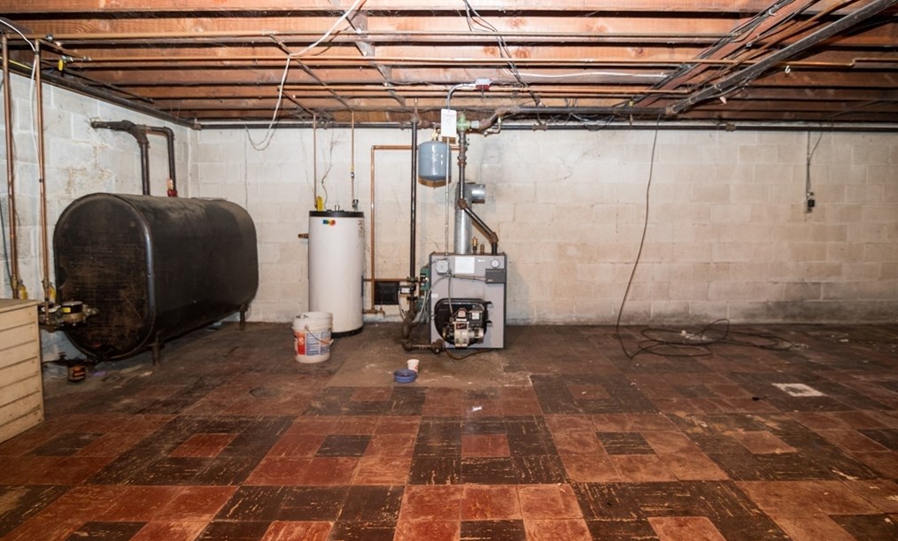 252 Thompson Rd, Webster MA  01570-1507 exterior