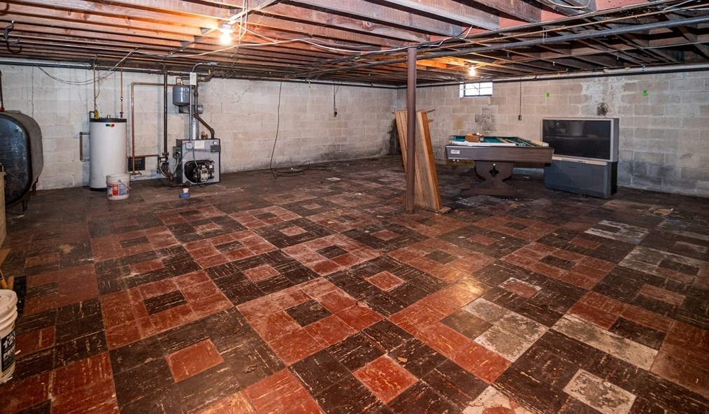 252 Thompson Rd, Webster MA  01570-1507 exterior