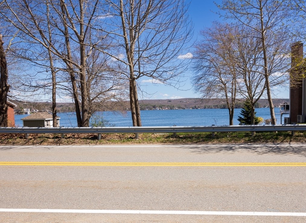 252 Thompson Rd, Webster MA  01570-1507 exterior