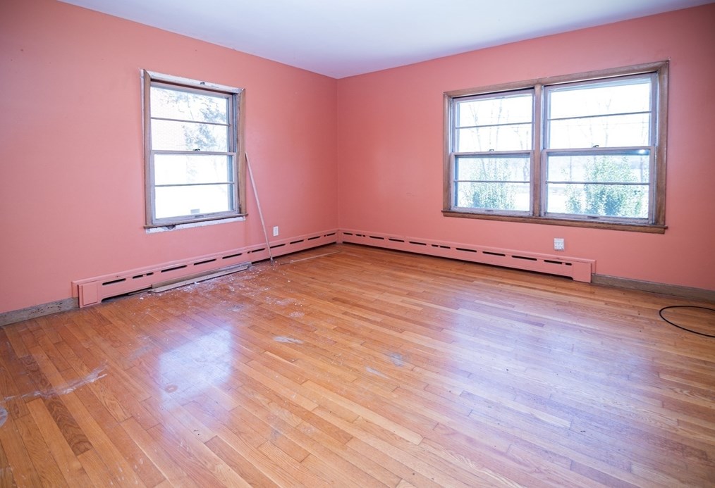 252 Thompson Rd, Webster MA  01570-1507 exterior