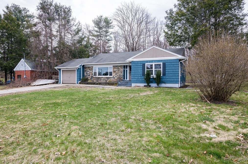 252 Thompson Rd, Webster MA  01570-1507 exterior