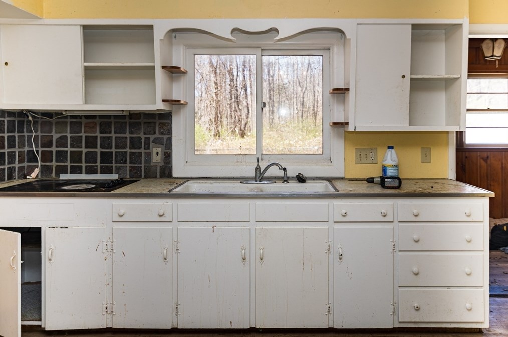 252 Thompson Rd, Webster MA  01570-1507 exterior