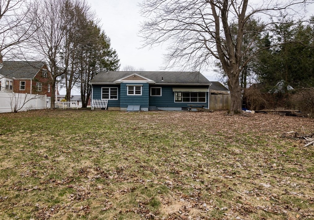 252 Thompson Rd, Webster MA  01570-1507 exterior