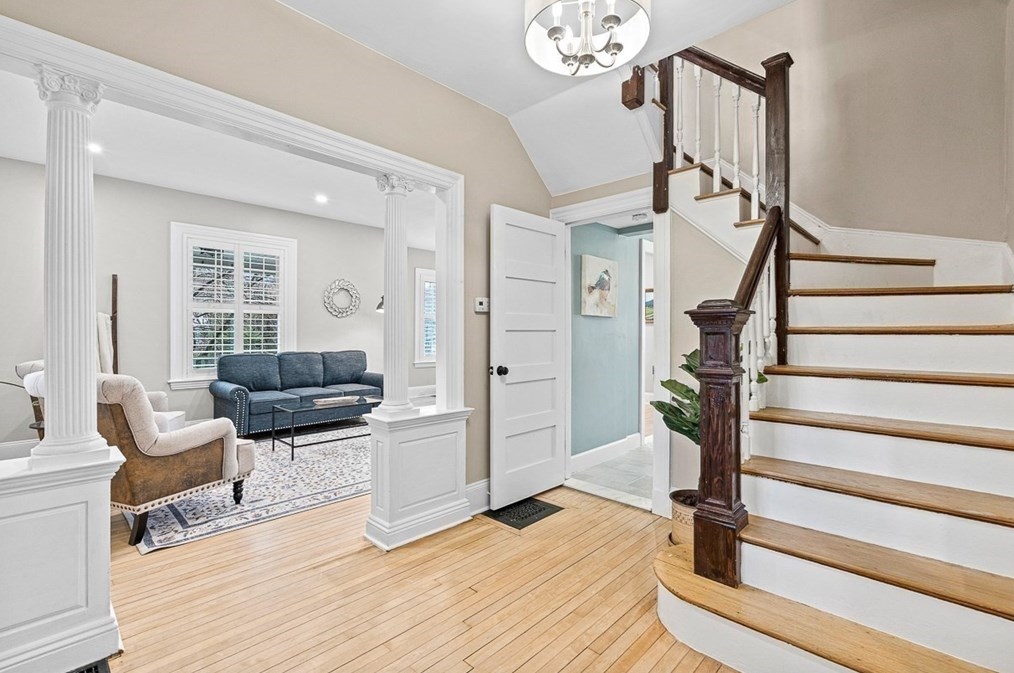 225 Weston St, Waltham MA  02453-1709 exterior