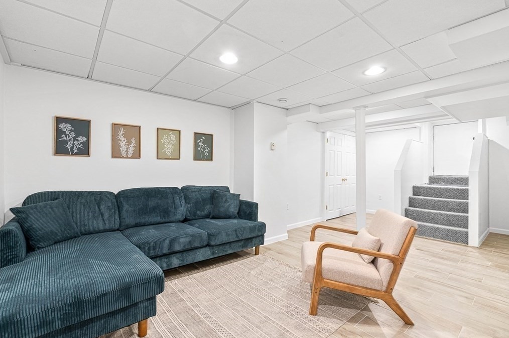 225 Weston St, Waltham MA  02453-1709 exterior