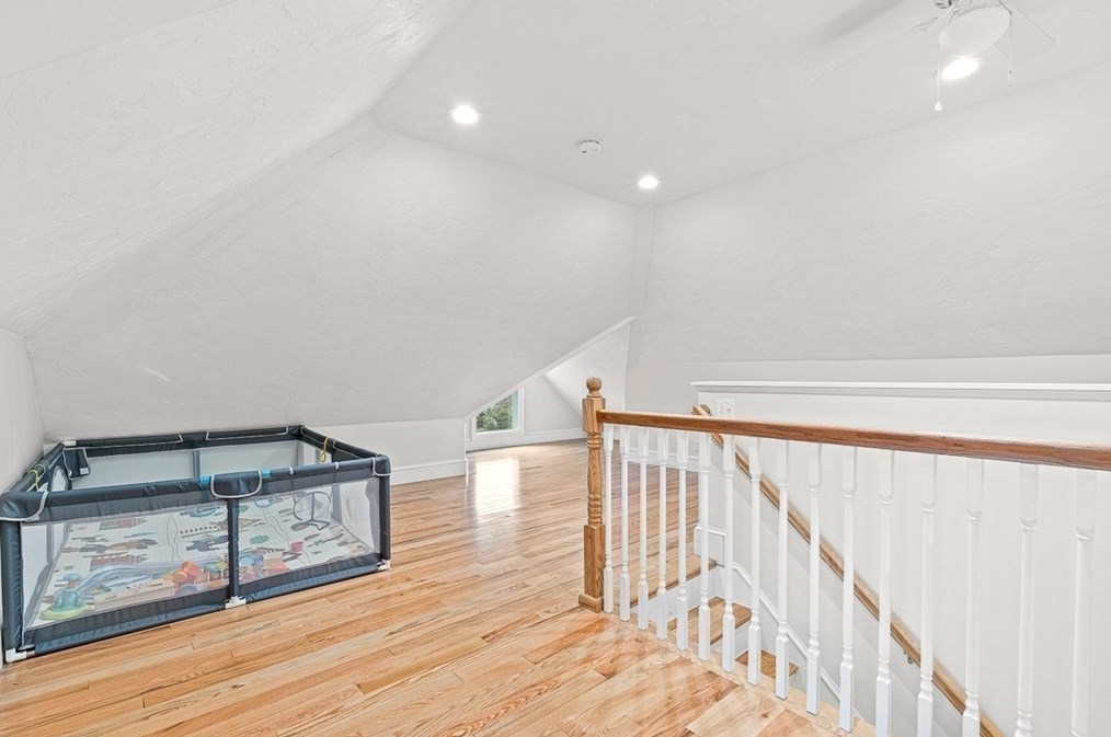 225 Weston St, Waltham MA  02453-1709 exterior