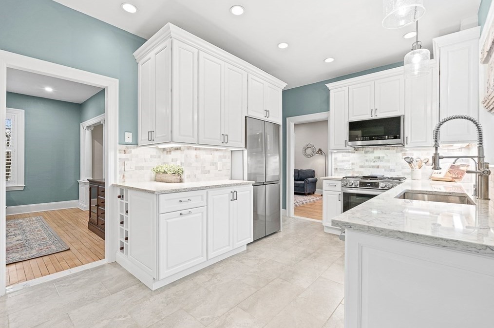 225 Weston St, Waltham MA  02453-1709 exterior