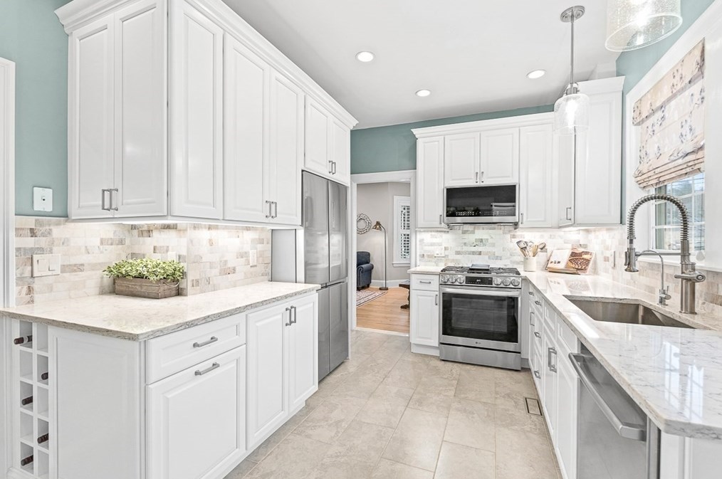 225 Weston St, Waltham MA  02453-1709 exterior