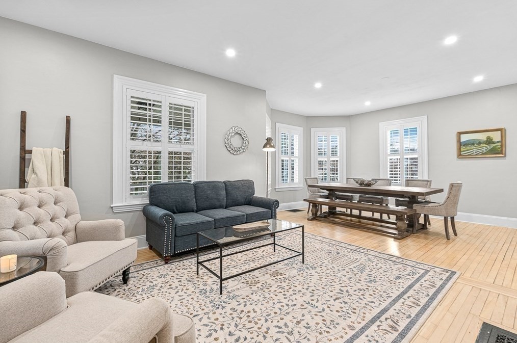 225 Weston St, Waltham MA  02453-1709 exterior