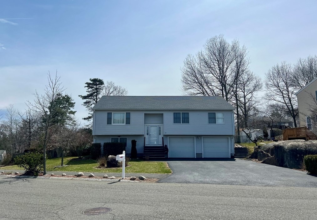 20 Emerald Dr, Lynn, MA 01904-1255