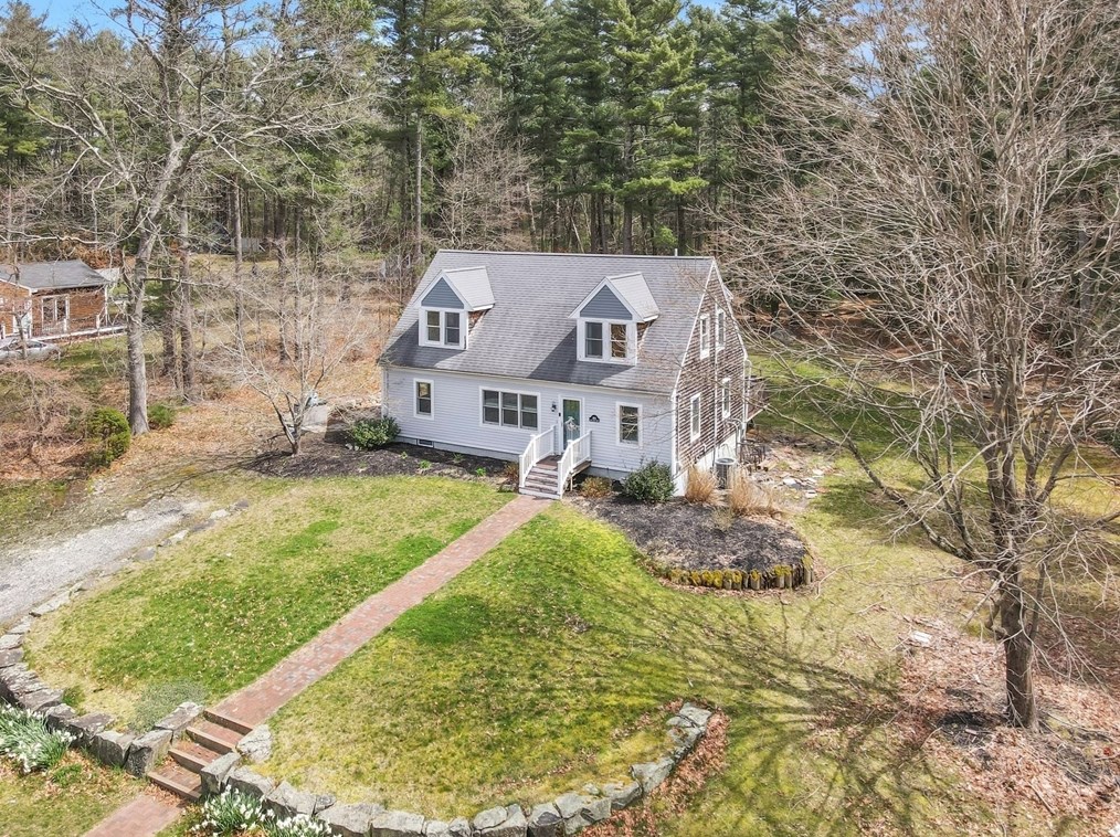 303 Lakeshore Dr, Duxbury, MA 02332