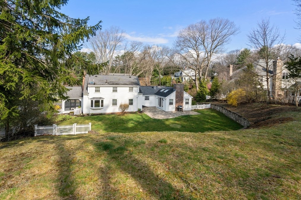 96 Bristol Rd, Wellesley, MA 02481 exterior