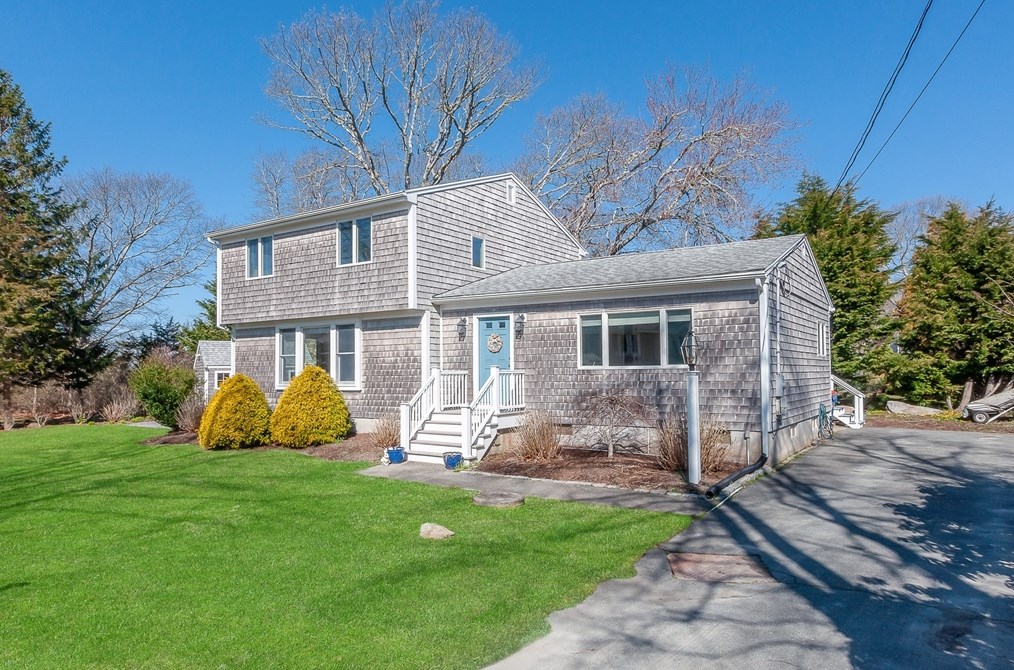 26 Mattakiset Rd, Mattapoisett, MA 02739 exterior