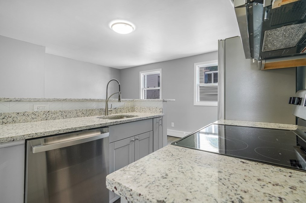 1081 Bedford St, Fall River MA  02723-1291 exterior