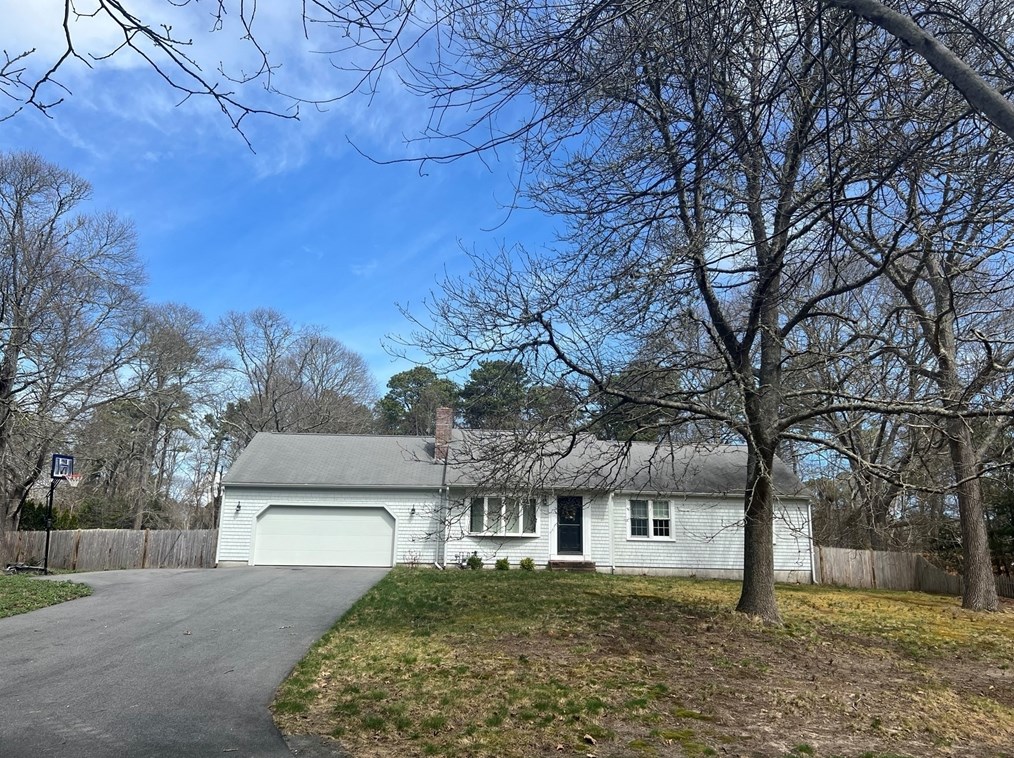 60 Knowlton Ln, Marstons Mills, MA 02648 exterior