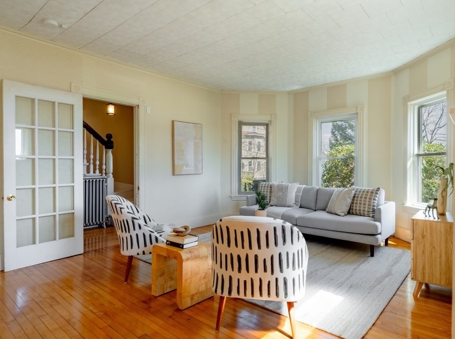 23 Montague St, Worcester, MA 01603