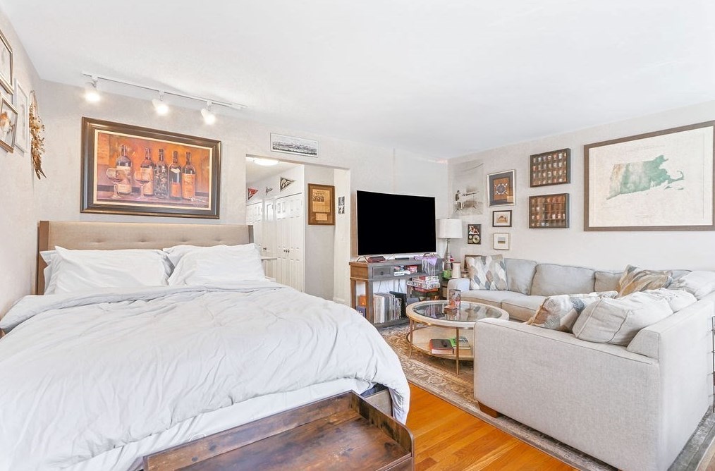 146 Beaconsfield Rd, Brookline, MA 02445 exterior