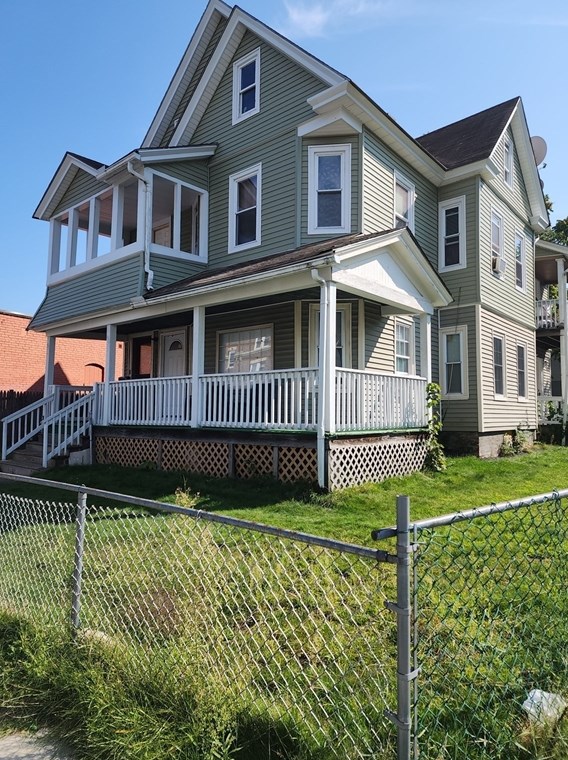 192 Dickinson St, Springfield MA  01108-1267 exterior