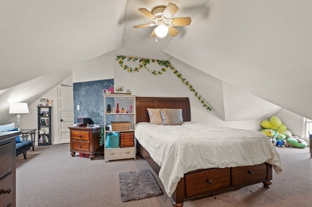 326 Main St, East Bridgewater MA 02324-1476 exterior