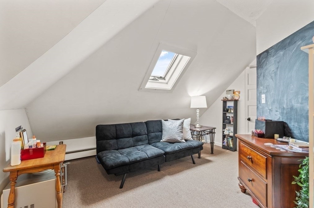 326 Main St, East Bridgewater MA 02324-1476 exterior