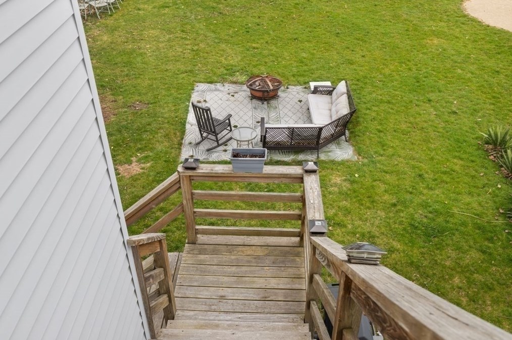 326 Main St, East Bridgewater MA 02324-1476 exterior