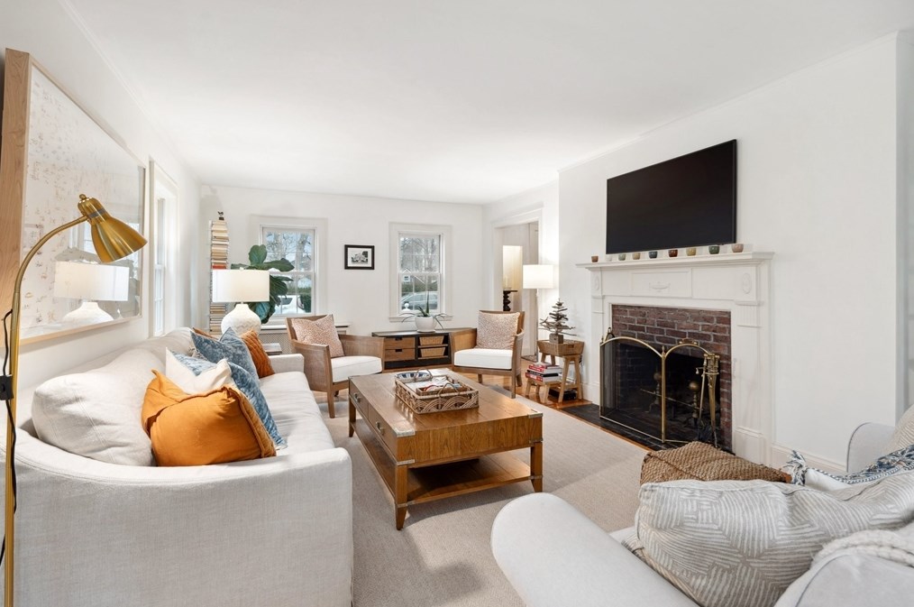 12 Cherry Ln, Dedham MA  02026-3104 exterior