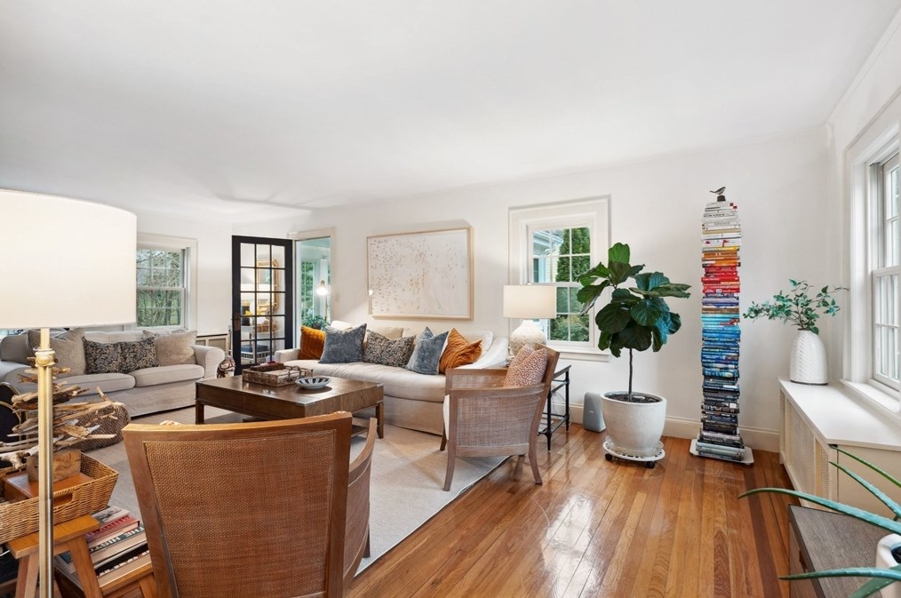 12 Cherry Ln, Dedham MA  02026-3104 exterior