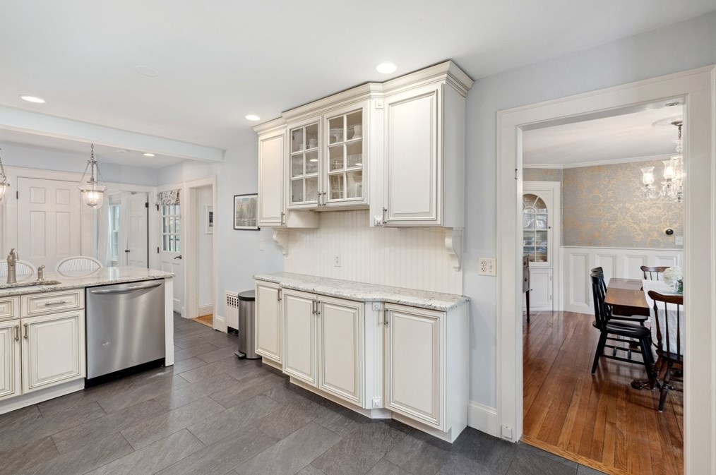 12 Cherry Ln, Dedham MA  02026-3104 exterior