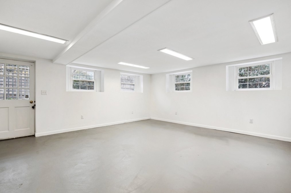 12 Cherry Ln, Dedham MA  02026-3104 exterior