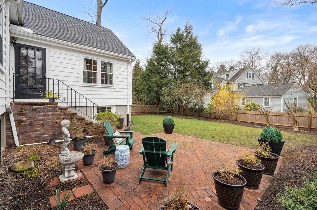 12 Cherry Ln, Dedham MA  02026-3104 exterior