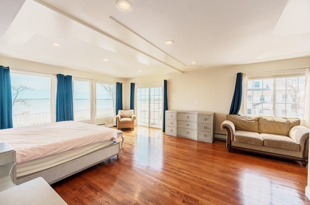 433 Quincy Shore Dr, Quincy MA 02171-2061 exterior