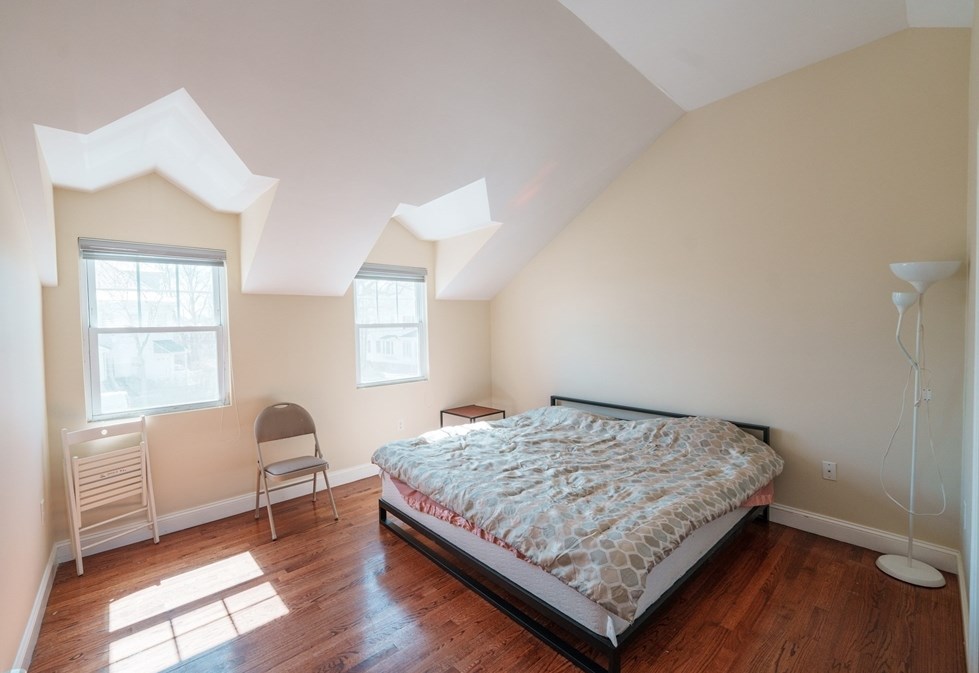 433 Quincy Shore Dr, Quincy MA 02171-2061 exterior