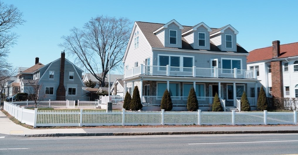 433 Quincy Shore Dr, Quincy MA 02171-2061 exterior