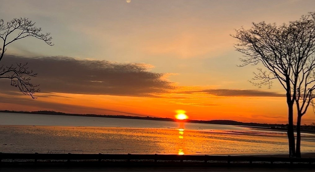 433 Quincy Shore Dr, Quincy MA 02171-2061 exterior